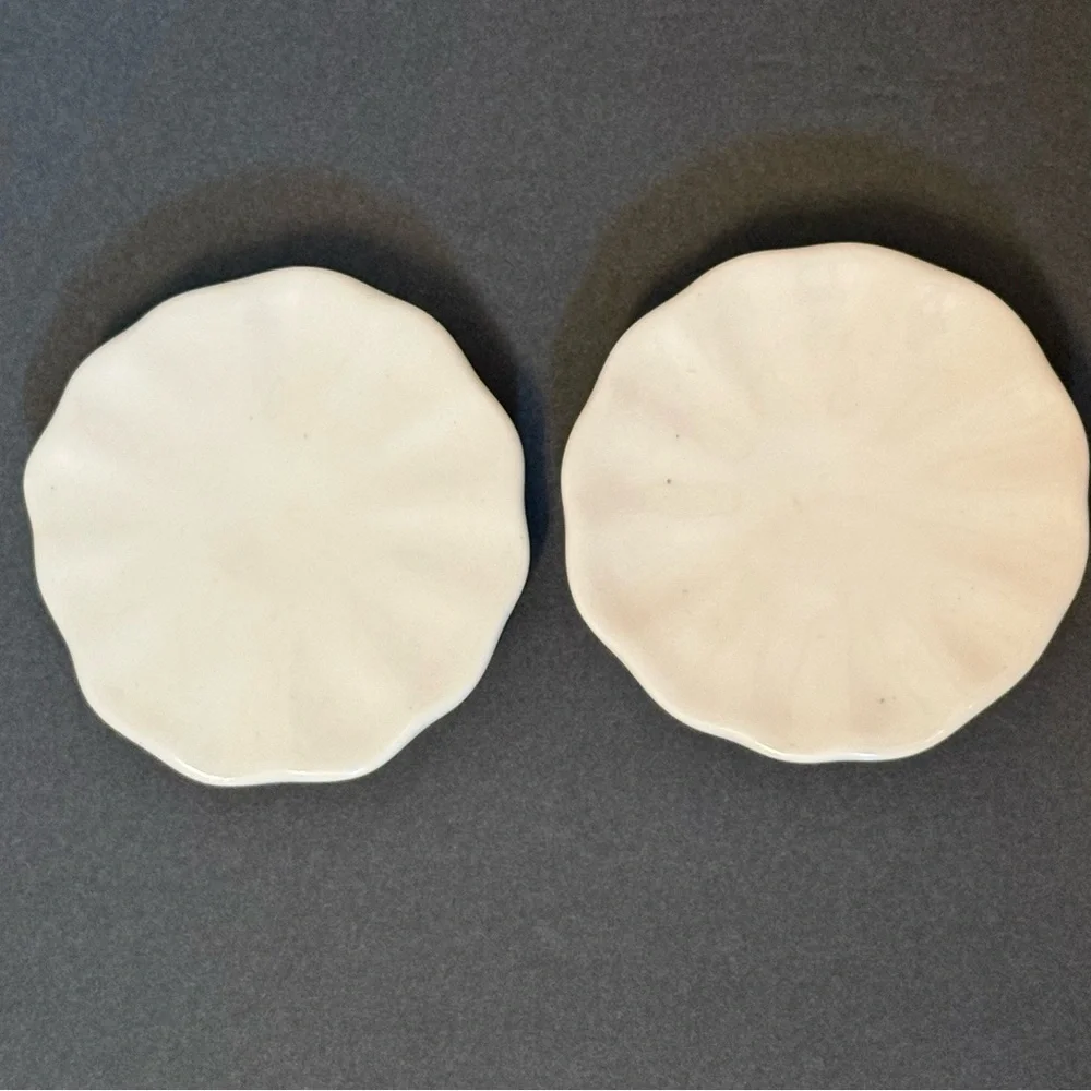 CAMPFIRE POTTERY MINI SCALLOPED PLATES CREAM 2 HANDMADE USA HOME DINING DINNER